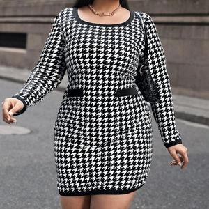 Hondstooth midi length dress sz 1x